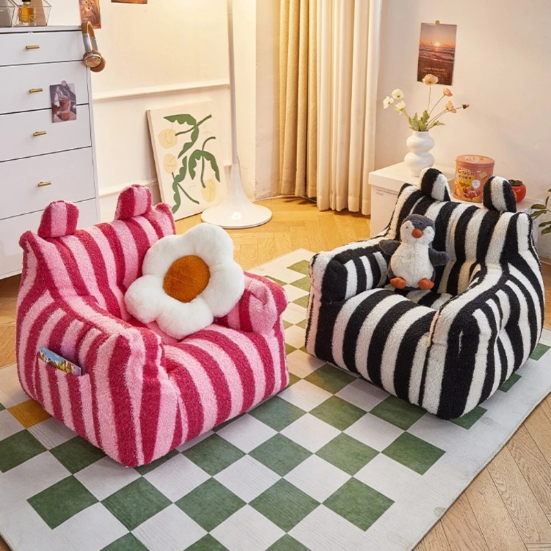 Lekka sofa dla dzieci w paski  – Kids Outdoor Bean Bag recenzja i cena