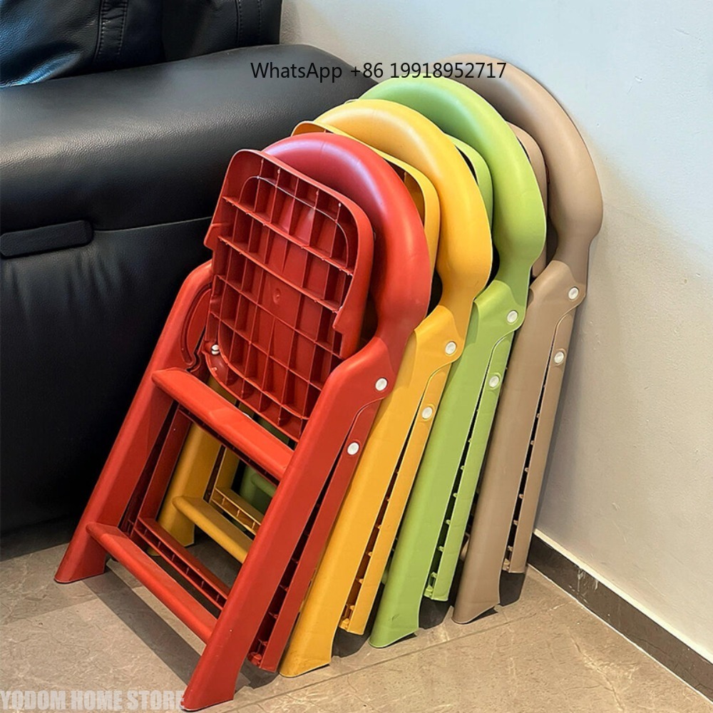 Kolorowe plastikowe krzesełko  – Kids Outdoor Foldable Chair recenzja i cena